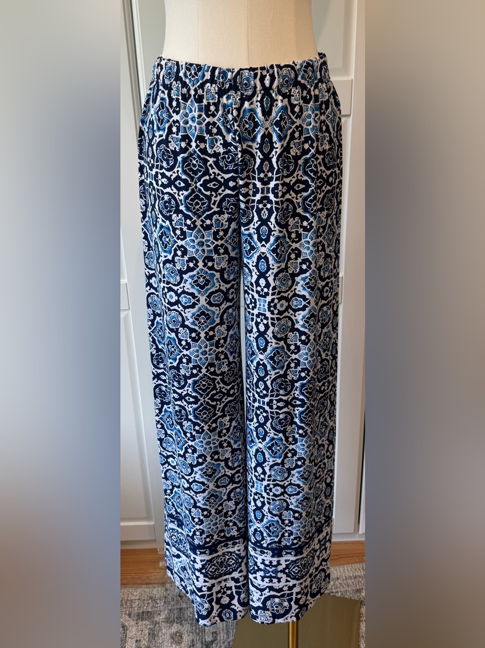 Chico's Travelers Blue and White Floral Print Coastal Palazzo Pants Size 0 (sm)